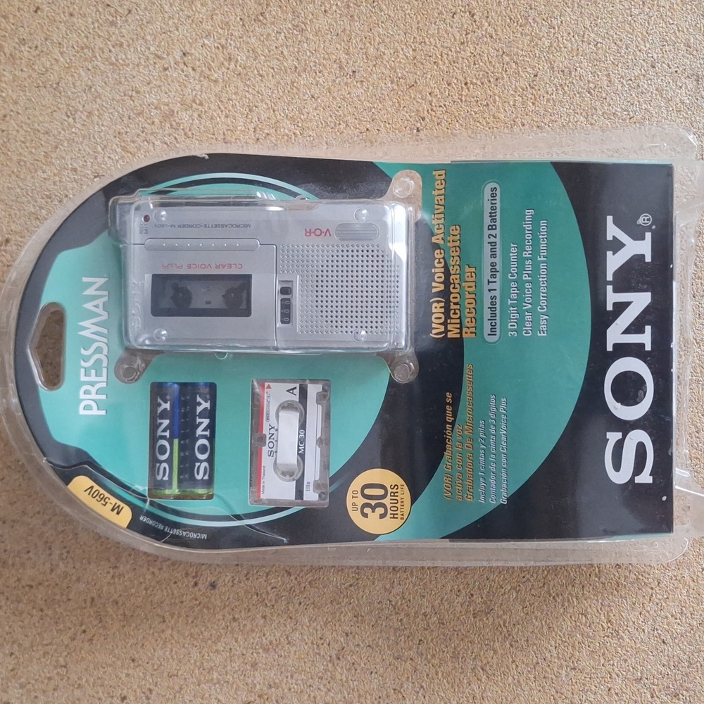 Sony Pressman Voice Activated Microcassette Recorder M-560V